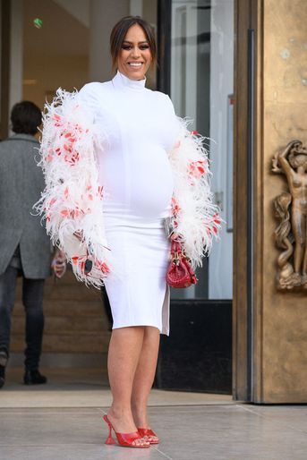Amel Bent au défilé Giambattista Valli, lors de la Fashion Week de Paris, le 7 mars 2022.