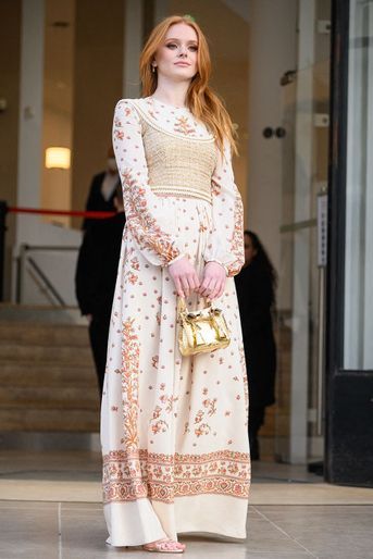 Abigail Cowen au défilé Giambattista Valli, lors de la Fashion Week de Paris, le 7 mars 2022.