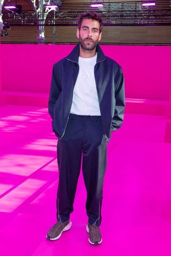 Jon Kortajarena au défilé Valentino lors de la Fashion Week de Paris, le 6 mars 2022.