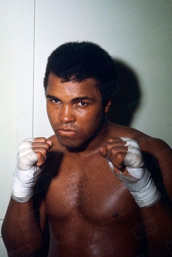 Ces anciens amis vont s’affronter trois fois. Après sa défaite en 1971, Ali remportera les deux combats suivants, en 1974 et 1975.
