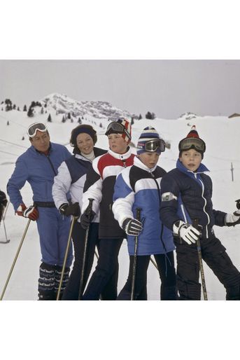 La reine Beatrix des Pays-Bas et le prince Claus avec leurs trois fils à Lech, 22 décembre 1981