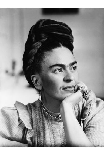 Frida Kahlo (1907-1954), mondialement connue pour ses talents de peintre, s’est également engagée à défendre l’émancipation des femmes mexicaines. 