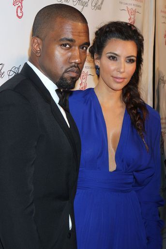 Après avoir démarré leur histoire en 2012, Kanye West et Kim Kardashian se sont mariés en 2014 et ont eu quatre beaux enfants. Le couple a lancé la procédure de divorce en 2021 après des mois de séparation.