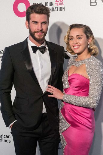 Liam Hemsworth et Miley Cyrus ont été ensemble pendant dix ans, entre 2009 et 2019, avec plusieurs ruptures au milieu. Leur mariage a duré quelques petits mois.