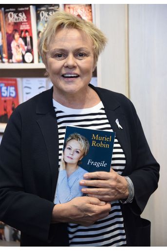 Muriel Robin au Salon du livre à Paris le 16 mars 2019