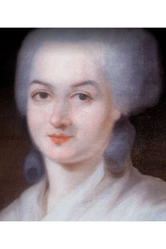 Parmi les investigatrices du féminisme français, Olympe de Gouges (1748-1793) est à l’origine de la déclaration des droits de la femme et de la citoyenne française. 