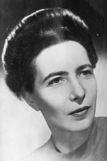 Femme de lettres et intellectuelle française, Simone de Beauvoir (1908-1986) est un symbole dans le combat pour la libération de la femme.
