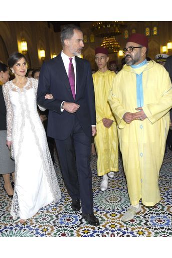 Le prince Moulay El Hassan du Maroc avec son père le roi Mohammed VI et le couple royal espagnol, à Rabat le 13 février 2019