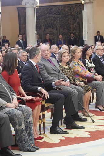 La reine Letizia, le roi Felipe VI, l'ex-roi Juan Carlos, l'ex-reine Sofia et l'infante Elena d'Espagne à Madrid, le 10 janvier 2018