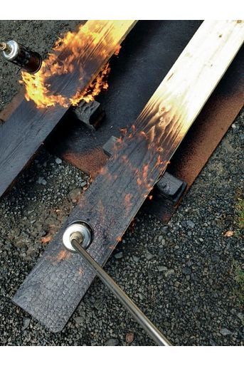 La technique de brûlage découverte au Japon par les fondateurs de Novablok offre au bardage une durée de vie de 80 ans