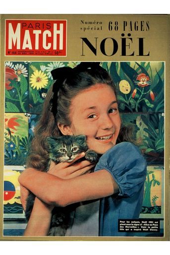 Couverture du Paris Match n°144 du 22 décembre 1951 : Kathryn Beaumont, la voix d'Alice dans le dessin animé "Alice au pays des merveilles".