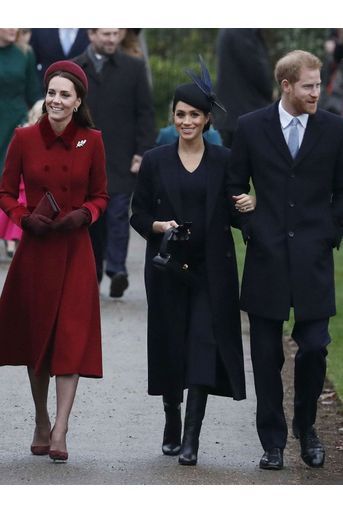 Le prince William et son épouse la duchesse Catherine ont participé mardi à la traditionnelle messe de Noël avec le prince Harry et sa femme la duchesse Meghan.