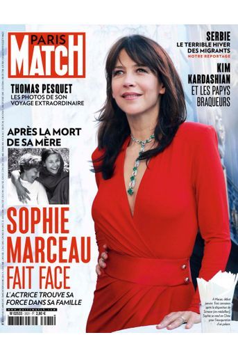 «Sophie Marceau fait face, après la mort de sa mère», couverture de Paris Match n°3531 du 19 janvier 2017.