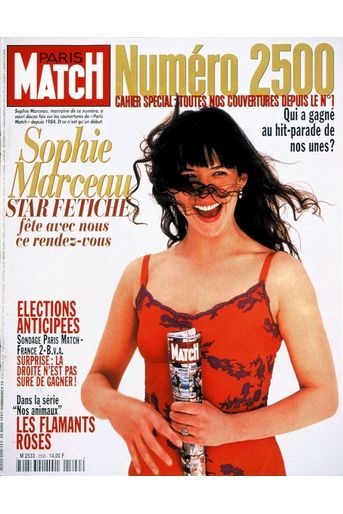 «Sophie Marceau, notre star fétiche fête le numéro 2500», couverture de Paris Match n°2500, daté du 24 avril 1997.