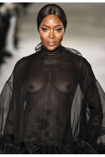 Naomi Campbell au défilé Haute couture Valentino mercredi, à Paris