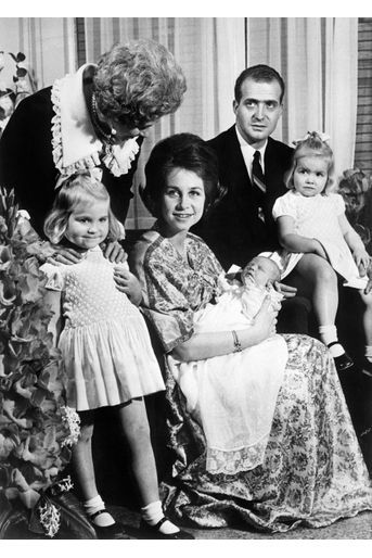 La princesse Sofia et le prince Juan Carlos d&#039;Espagne avec leurs enfants, le 2 février 1968