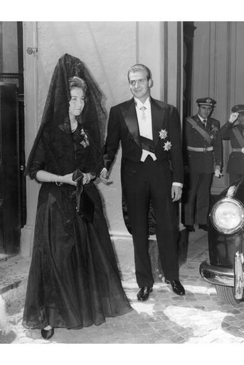 La princesse Sofia et le prince Juan Carlos d'Espagne au Vatican, en mai 1962