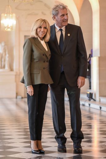 Brigitte Macron et Xavier Giocanti, époux de l'ex-ministre Christine Lagarde, directrice générale du FMI. 