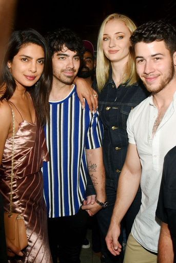 Priyanka Chopra, Nick Jonas, Sophie Turner et Joe Jonas à Bombay