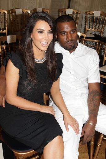 Kim Kardashian et Kanye West à Paris lors de la Fashion Week en juillet 2012