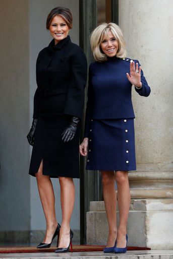 Les deux Premières dames ont lié une solide amitié. Brigitte Macron a accueilli Melania Trump, l'épouse du président des Etats-Unis, avec beaucoup d'affection sur le perron de l'Elysée. 