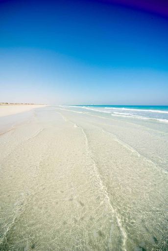 La plage de Mirfa 