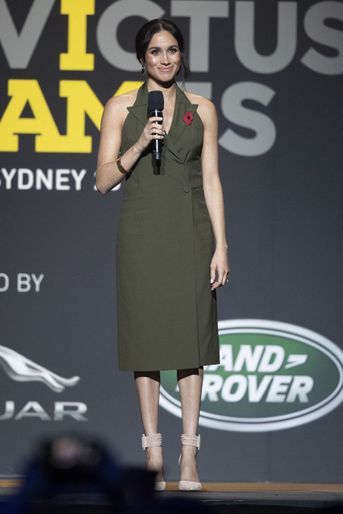 Meghan Markle, dans une robe Antonio Berardi, en Australie le 27 octobre 2018