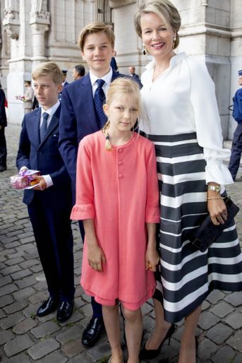 La reine Mathilde de Belgique avec la princesse Eléonore et les princes Emmanuel et Gabriel à Laeken, le 8 septembre 2018