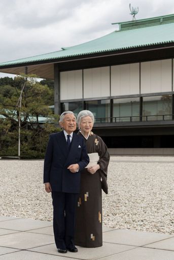 L&#039;impératrice Michiko du Japon avec l&#039;empereur Akihito au Palais impérial à Tokyo, le 12 octobre 2018