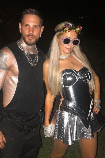 Alberto Brasola Barina et Paris Hilton à Ibiza