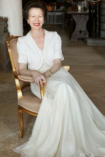L'un des trois portraits officiels des 70 ans de la princesse Anne, par John Swannell, pris fin février 2020 et dévoilé le 14 août 2020