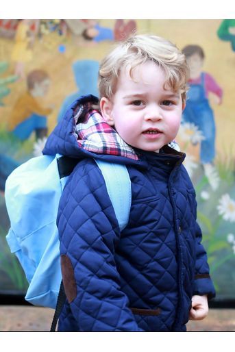 Premier jour à l&#039;école Montessori en 2016 pour le prince George.