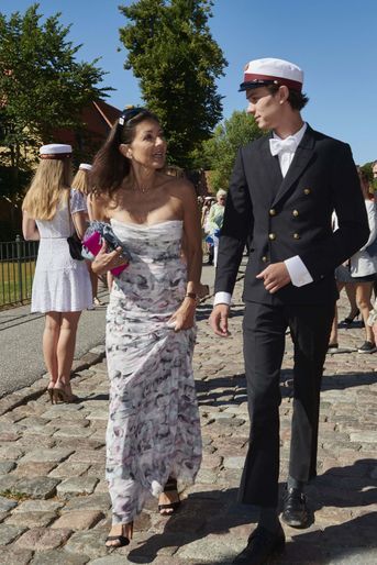 Le prince Nikolai de Danemark avec sa mère Alexandre Manley à Næstved, le 28 juin 2018
