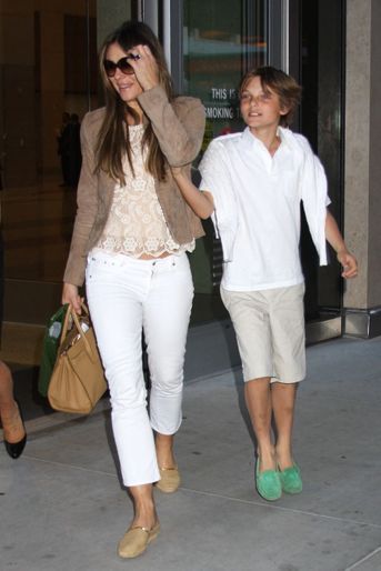 Elizabeth Hurley et son fils Damian à Las Vegas en juillet 2013.