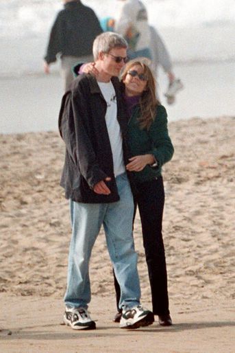 Elizabeth Hurley et Steve Bing à Los Angeles en 2000.