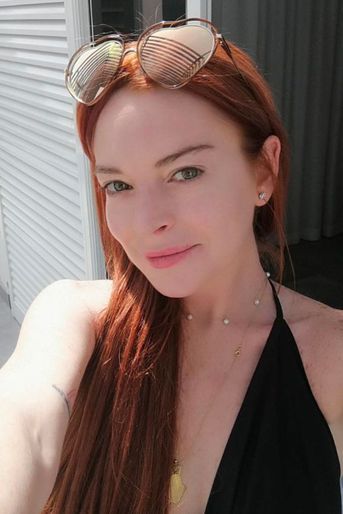 Lindsay Lohan légèrement maquillée