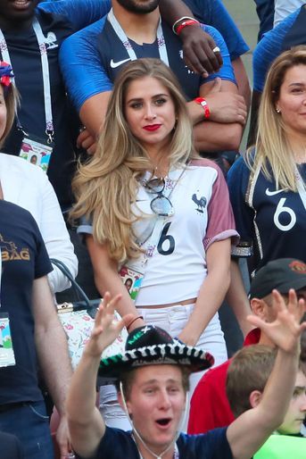 Maria Salaue dans les tribunes du match France-Danemark le 26 juin 2018 