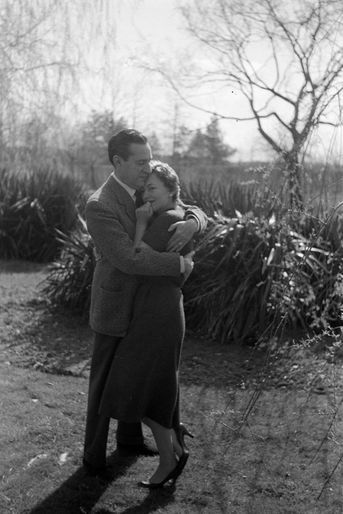 Le mariage de l’actrice Olivia de Havilland et du journaliste de Paris Match Pierre Galante, le 2 avril 1955. 
