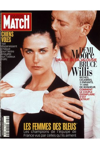 "Bruce Willis et Demi Moore, le drame de la jalousie" en couverture de Paris Match, n°2563 daté du 9 juillet 1998.