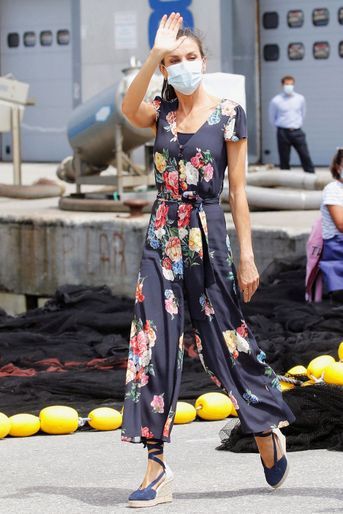 La reine Letizia d&#039;Espagne, dans une combinaison pantalon Uterqüe, en Cantabrie le 29 juillet 2020