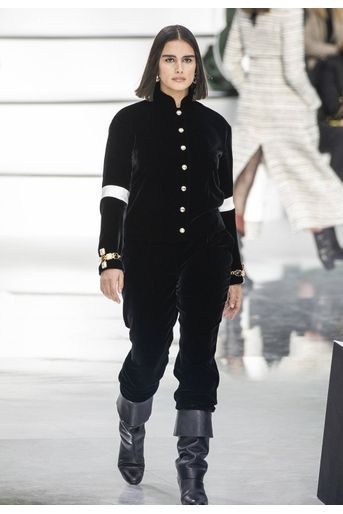 Virginie Viard présente sa collection prêt-à-porter automne-hiver 2020-21 pour Chanel au Grand Palais le 3 mars 2020.