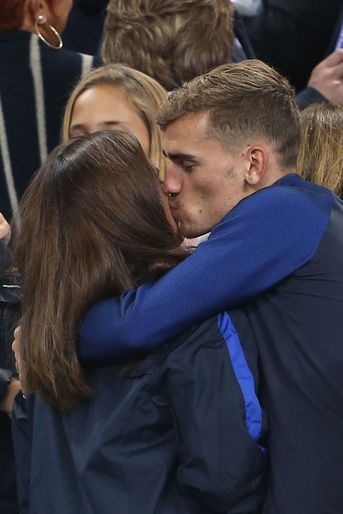 Erika Choperena et Antoine Griezman après le match France-Islande
