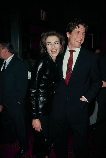 Elizabeth Hurley et Hugh Grant au début des années 1990.