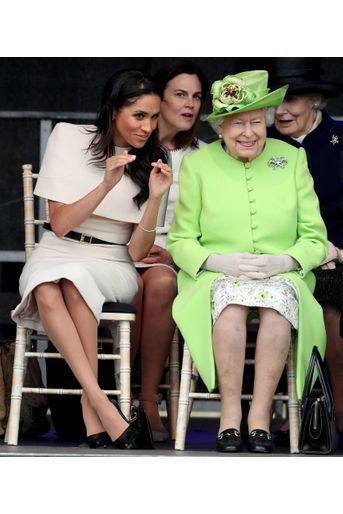 Meghan Markle Et La Reine Elizabeth II En Viste Dans Le Nord De L&#039;Angleterre    ( 10