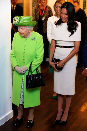 Meghan Markle Et La Reine Elizabeth II En Viste Dans Le Nord De L&#039;Angleterre    ( 20