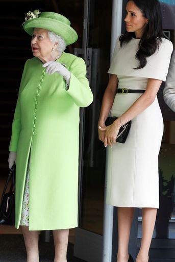 Meghan Markle Et La Reine Elizabeth II En Viste Dans Le Nord De L&#039;Angleterre    ( 21