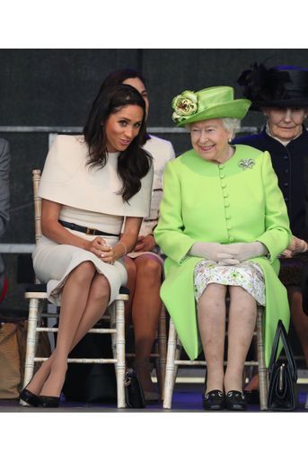 Meghan Markle Et La Reine Elizabeth II En Viste Dans Le Nord De L&#039;Angleterre    ( 9