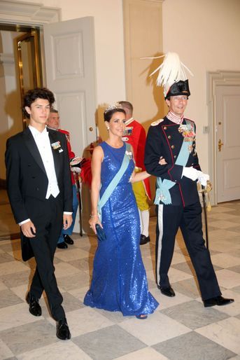 La princesse Marie de Danemark avec les princes Nikolai et Joachim à Copenhague, le 26 mai 2018