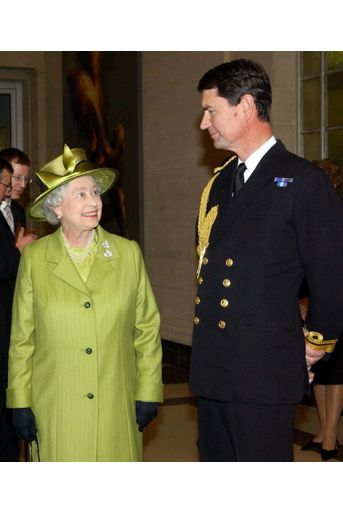 Timothy Laurence avec la reine Elizabeth II, le 14 octobre 2004
