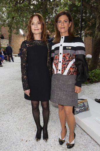 Marina Fois et Isabelle Huppert au défilé Louis Vuitton à la fondation Maeght lundi 28 mai